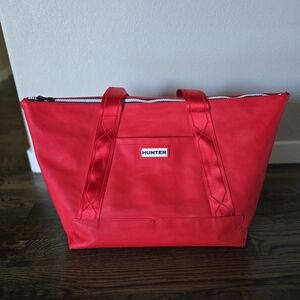 Hunter x Target 20th Anniversary Large Zippered Tote Bag, Red